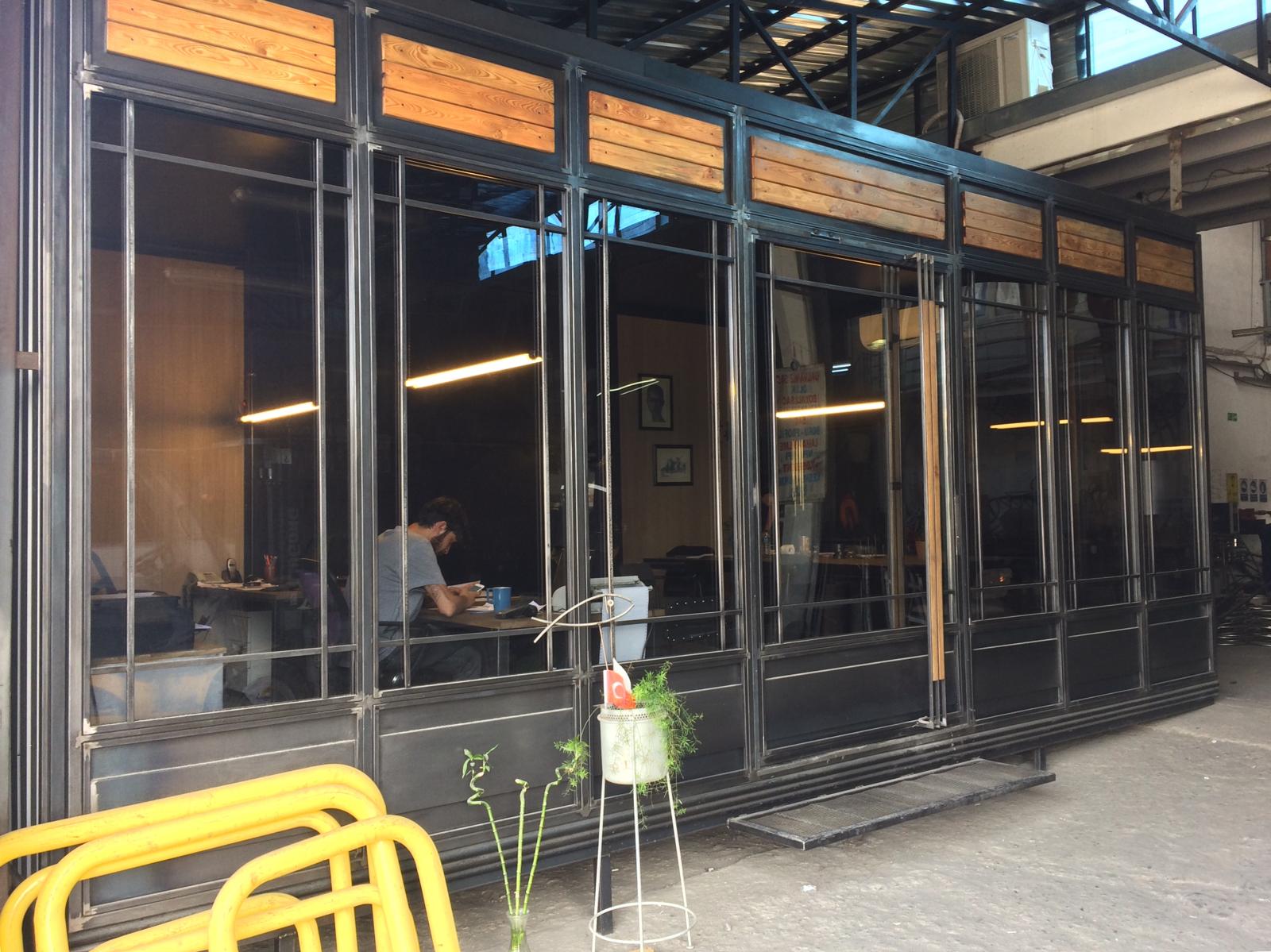 Dış Mekan Hafif Çelik Metal Yapı