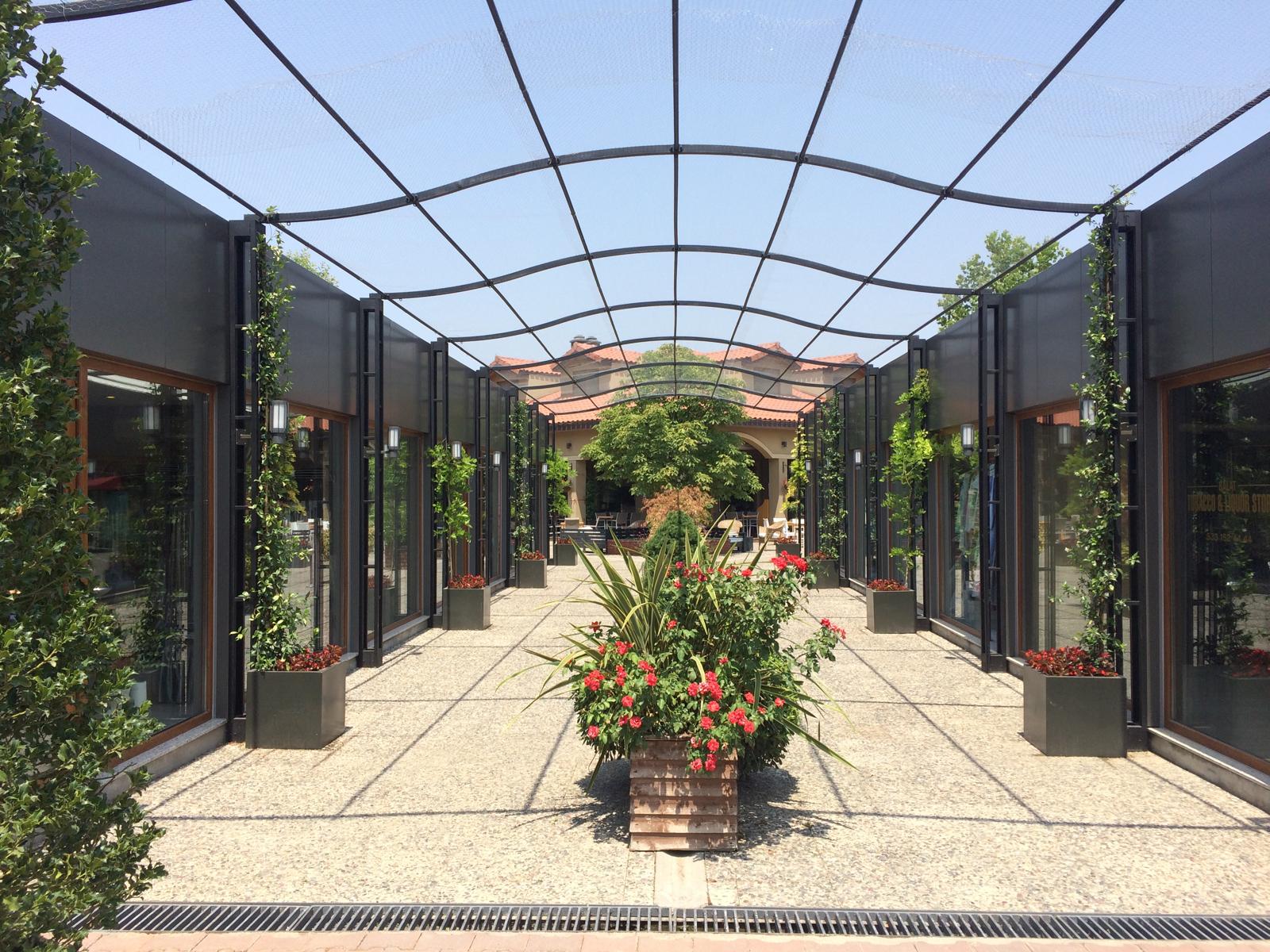 Geniş alan üstü çardak